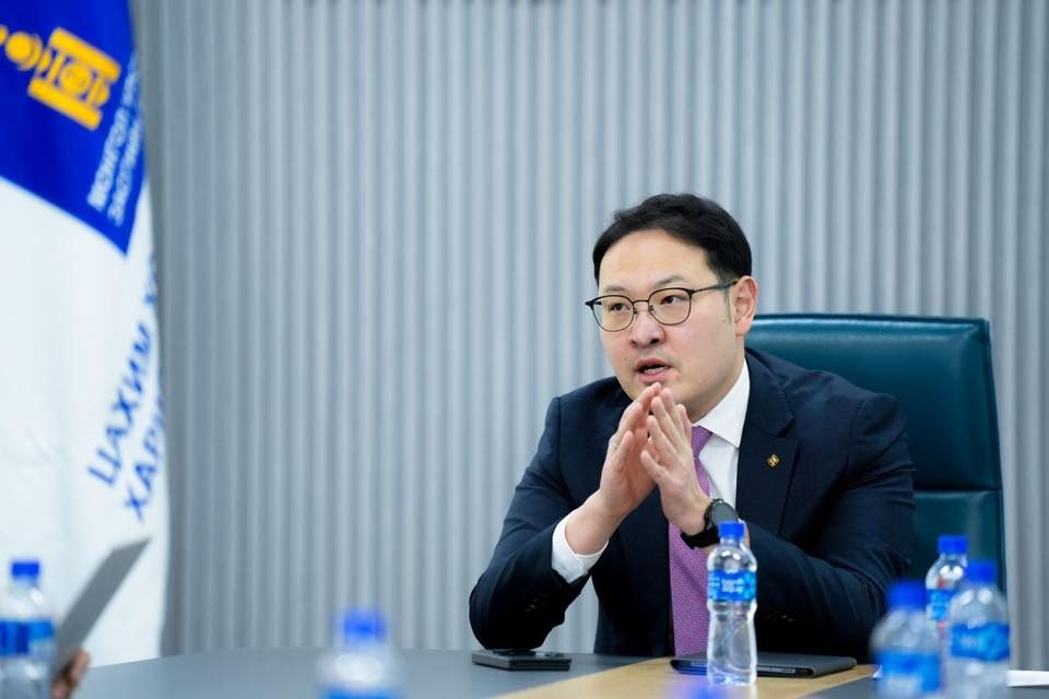 Э.Батшугар: Гар утаснаасаа компани байгуулах, бизнесээ хянах боломжтой боллоо